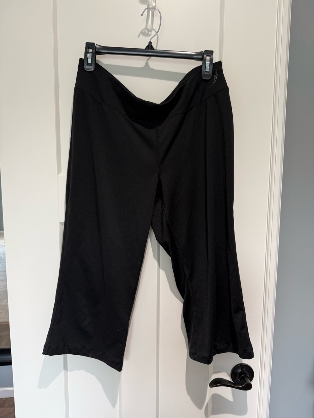 Women’s Exertek black athletic capris size medium